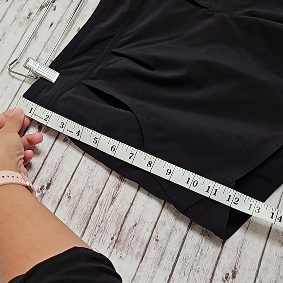 Athleta womens shorts - Picture 7 of 9